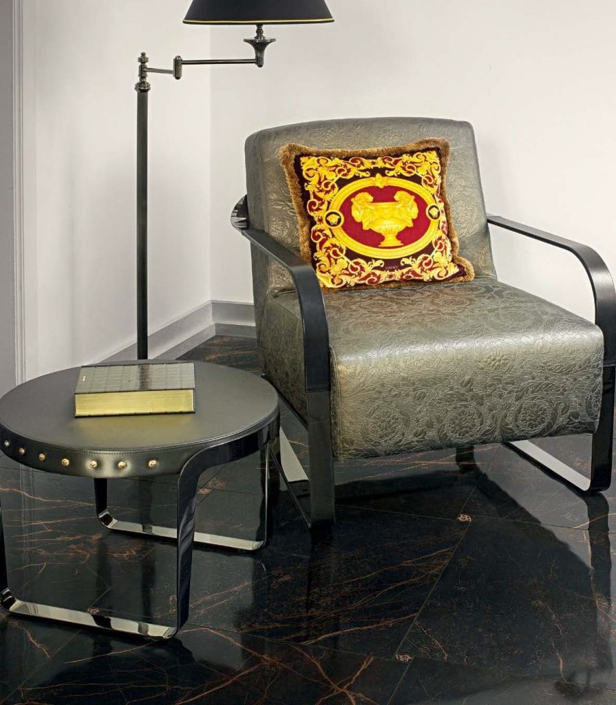 Versace 10.jpg